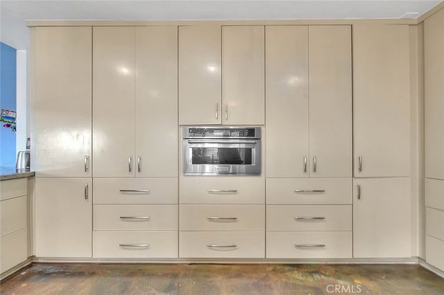 11077 Valle Vista Road, Phelan, CA 92371