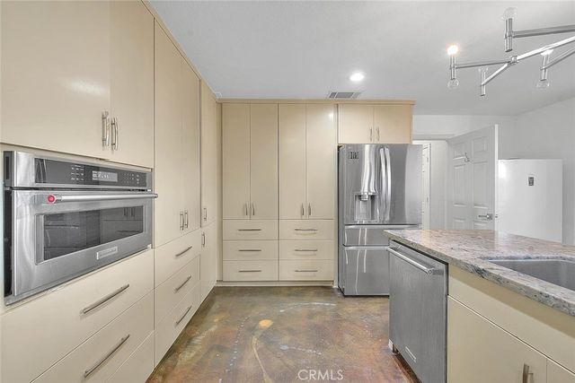 11077 Valle Vista Road, Phelan, CA 92371