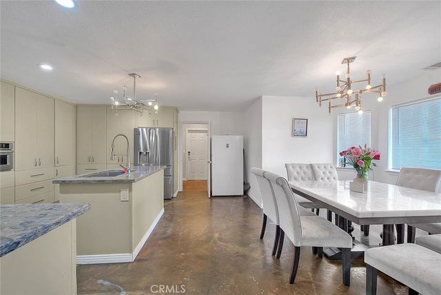 11077 Valle Vista Road, Phelan, CA 92371