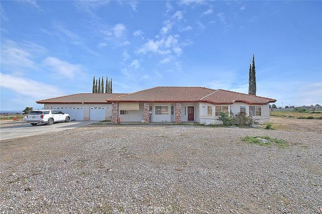 11077 Valle Vista Road, Phelan, CA 92371