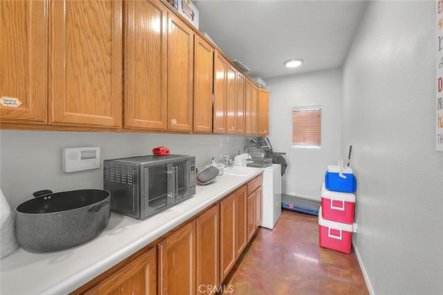 11077 Valle Vista Road, Phelan, CA 92371