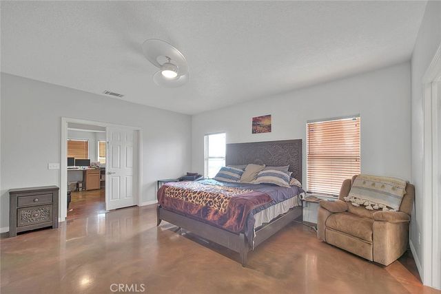 11077 Valle Vista Road, Phelan, CA 92371