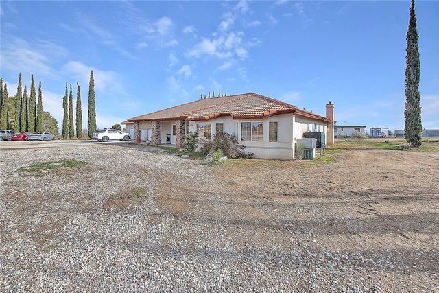 11077 Valle Vista Road, Phelan, CA 92371