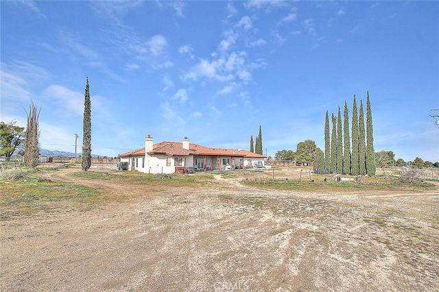 11077 Valle Vista Road, Phelan, CA 92371