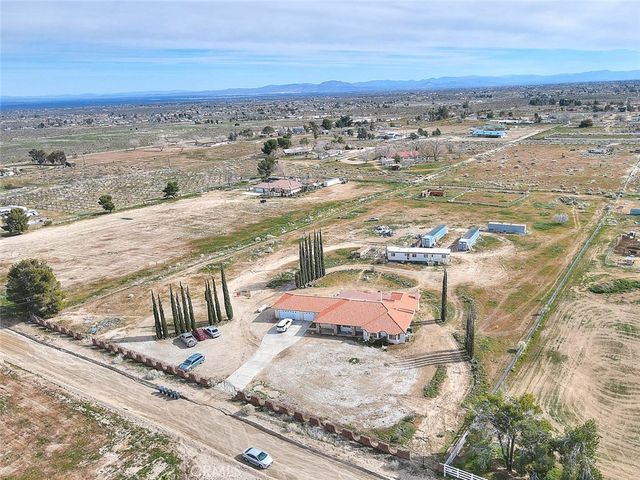 11077 Valle Vista Road, Phelan, CA 92371