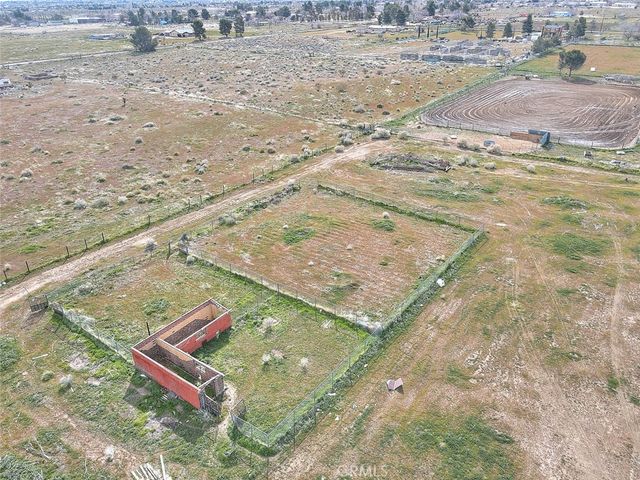 11077 Valle Vista Road, Phelan, CA 92371