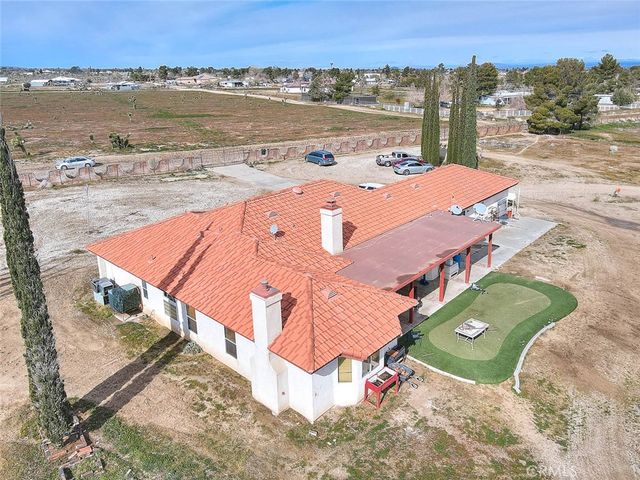 11077 Valle Vista Road, Phelan, CA 92371