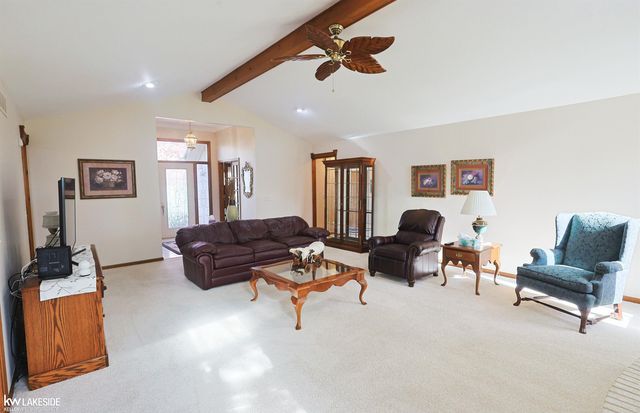 53338 Villa Rosa Drive, Macomb, MI 48042