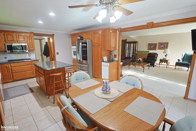 53338 Villa Rosa Drive, Macomb, MI 48042