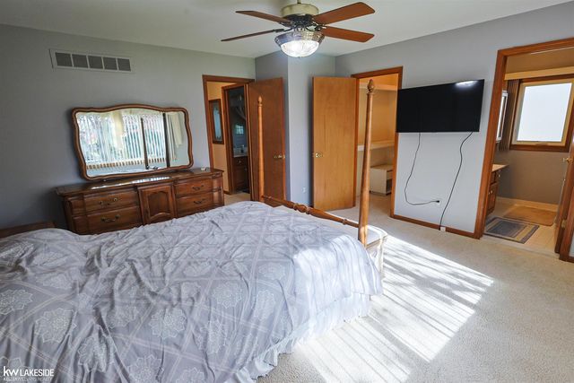 53338 Villa Rosa Drive, Macomb, MI 48042