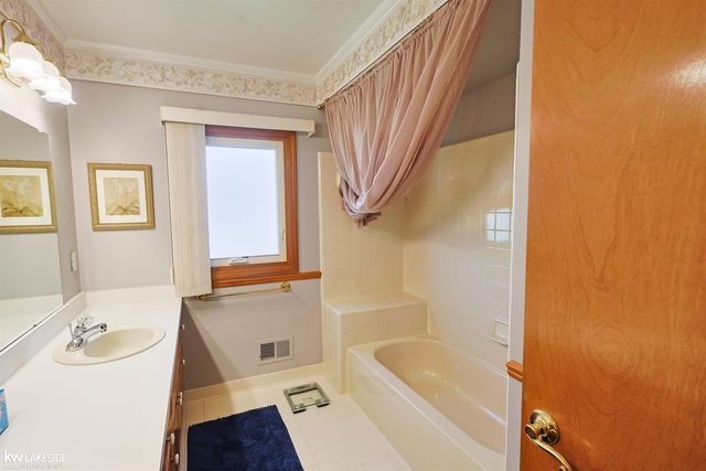 53338 Villa Rosa Drive, Macomb, MI 48042