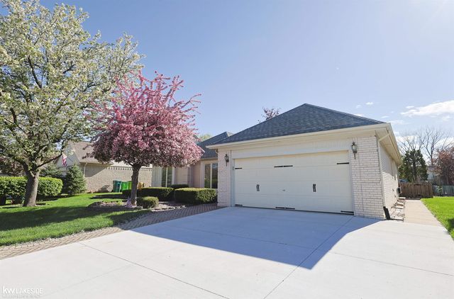 53338 Villa Rosa Drive, Macomb, MI 48042