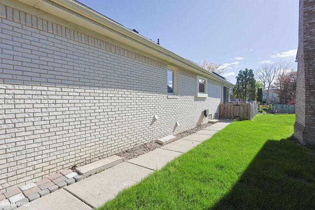 53338 Villa Rosa Drive, Macomb, MI 48042