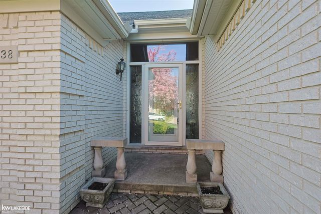 53338 Villa Rosa Drive, Macomb, MI 48042