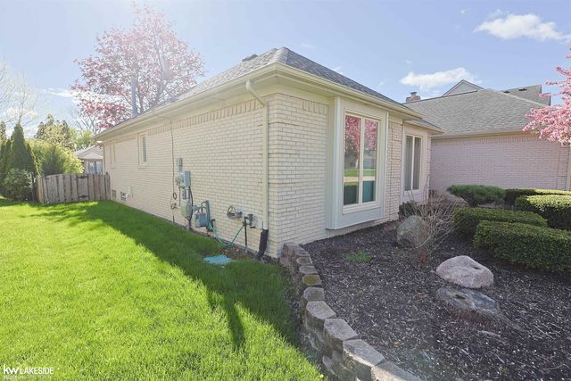 53338 Villa Rosa Drive, Macomb, MI 48042