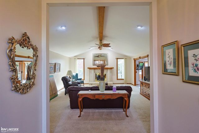 53338 Villa Rosa Drive, Macomb, MI 48042