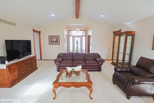 53338 Villa Rosa Drive, Macomb, MI 48042