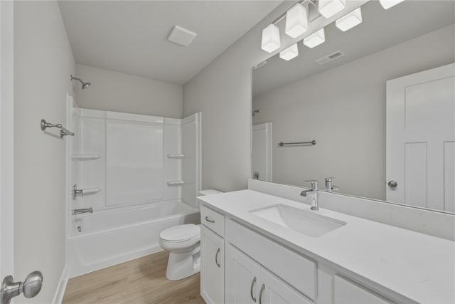 103 NE Doe Pointe Lane, Ankeny, IA 50021