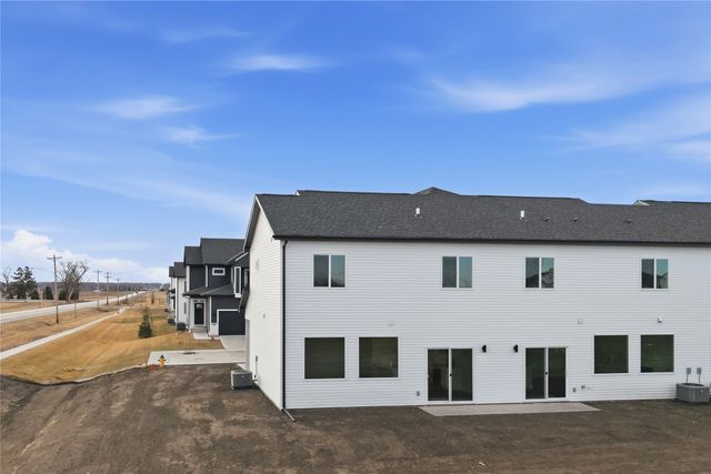 103 NE Doe Pointe Lane, Ankeny, IA 50021