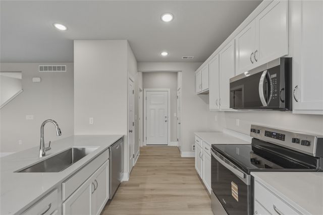 103 NE Doe Pointe Lane, Ankeny, IA 50021