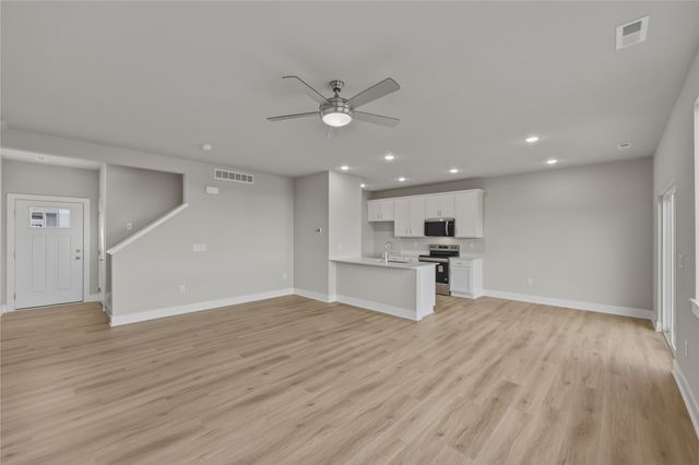 103 NE Doe Pointe Lane, Ankeny, IA 50021