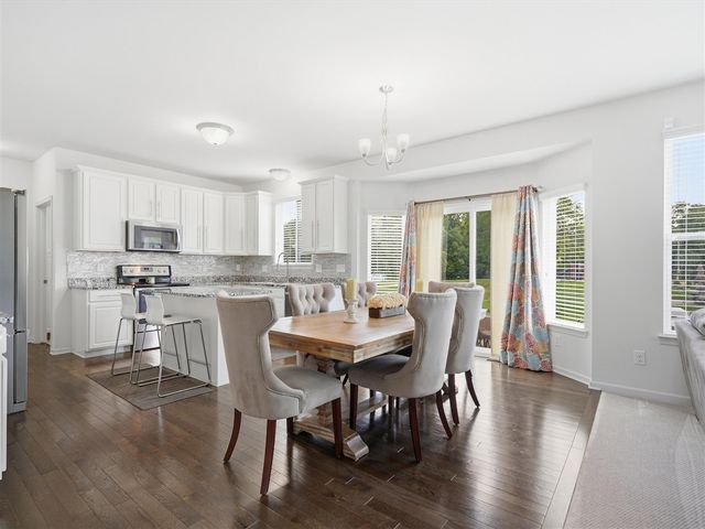 21222 Laurelwood Court, Farmington, MI 48336
