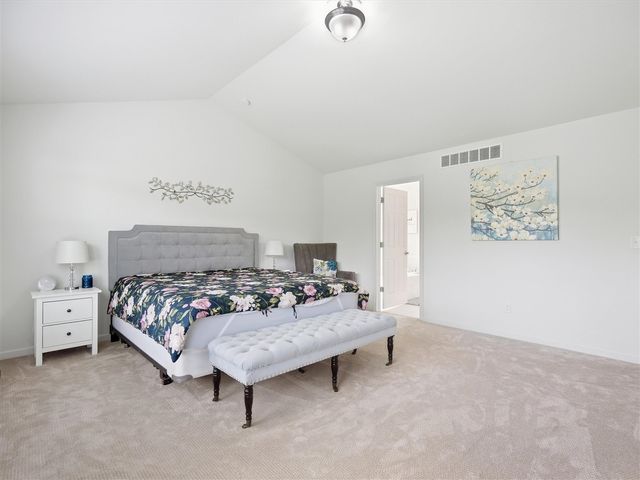 21222 Laurelwood Court, Farmington, MI 48336