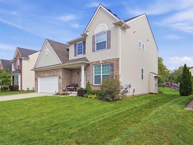 21222 Laurelwood Court, Farmington, MI 48336