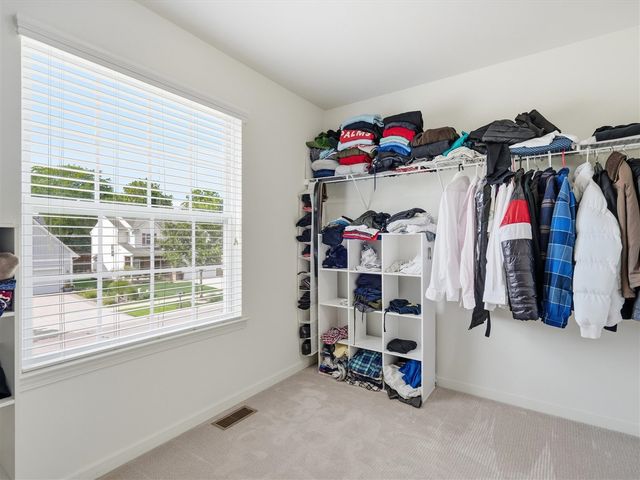 21222 Laurelwood Court, Farmington, MI 48336