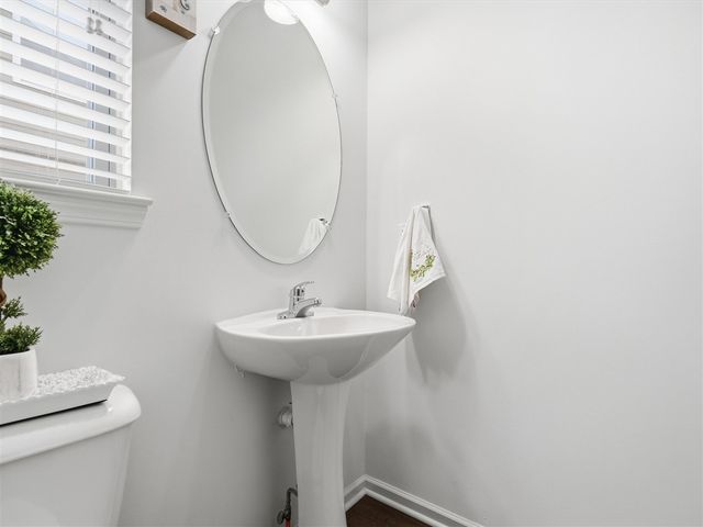 21222 Laurelwood Court, Farmington, MI 48336