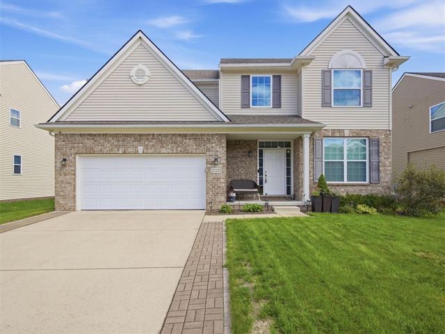 21222 Laurelwood Court, Farmington, MI 48336