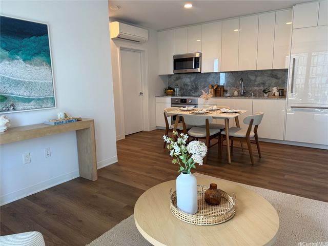 987 Queen Street 1004, Honolulu, HI 96814