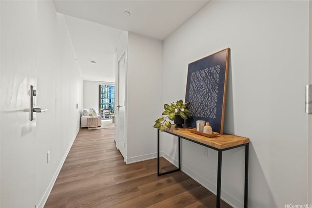 987 Queen Street 1004, Honolulu, HI 96814