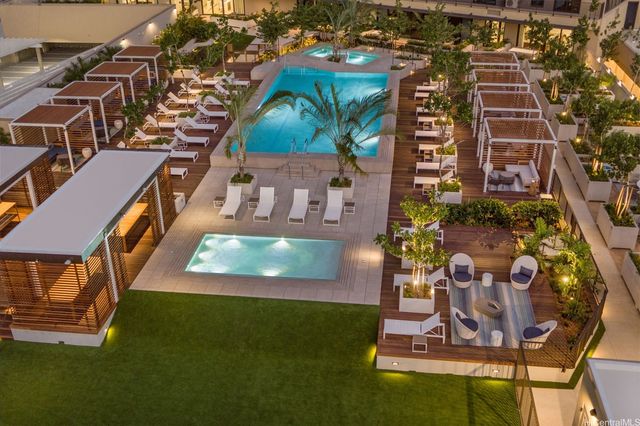 987 Queen Street 1004, Honolulu, HI 96814