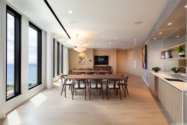 987 Queen Street 1004, Honolulu, HI 96814