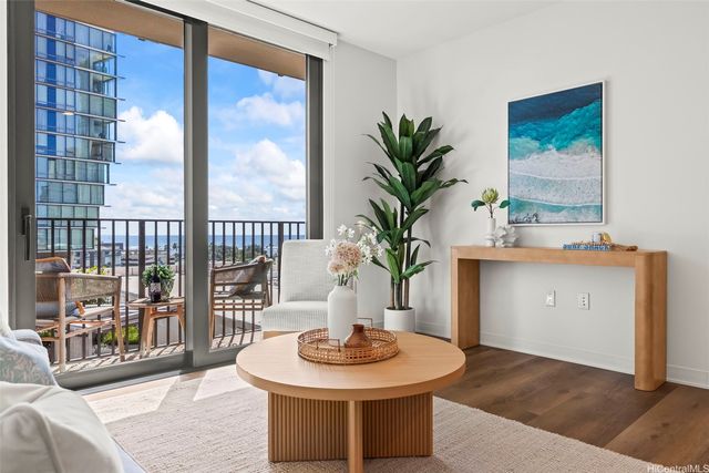 987 Queen Street 1004, Honolulu, HI 96814