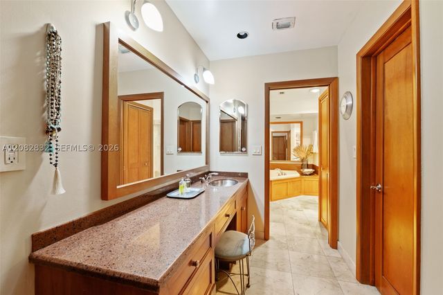 15625 SW 73rd Ct, Palmetto Bay, FL 33157