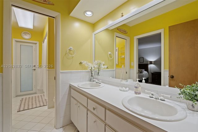 15625 SW 73rd Ct, Palmetto Bay, FL 33157