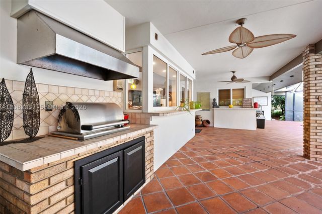 15625 SW 73rd Ct, Palmetto Bay, FL 33157