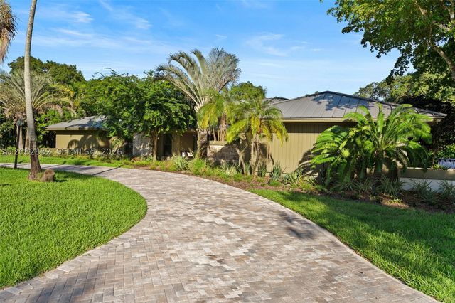 15625 SW 73rd Ct, Palmetto Bay, FL 33157