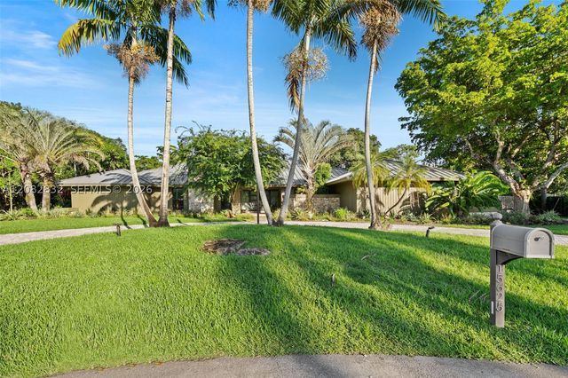 15625 SW 73rd Ct, Palmetto Bay, FL 33157