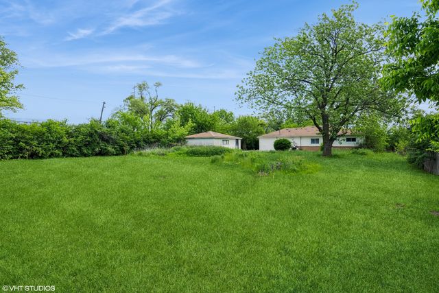 1190 Apple Street, Hoffman Estates, IL 60169
