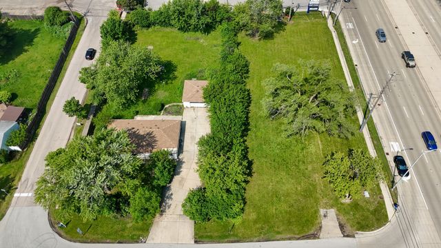 1190 Apple Street, Hoffman Estates, IL 60169