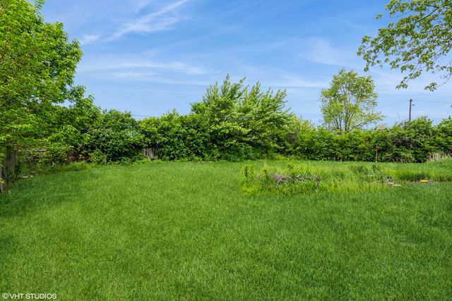 1190 Apple Street, Hoffman Estates, IL 60169