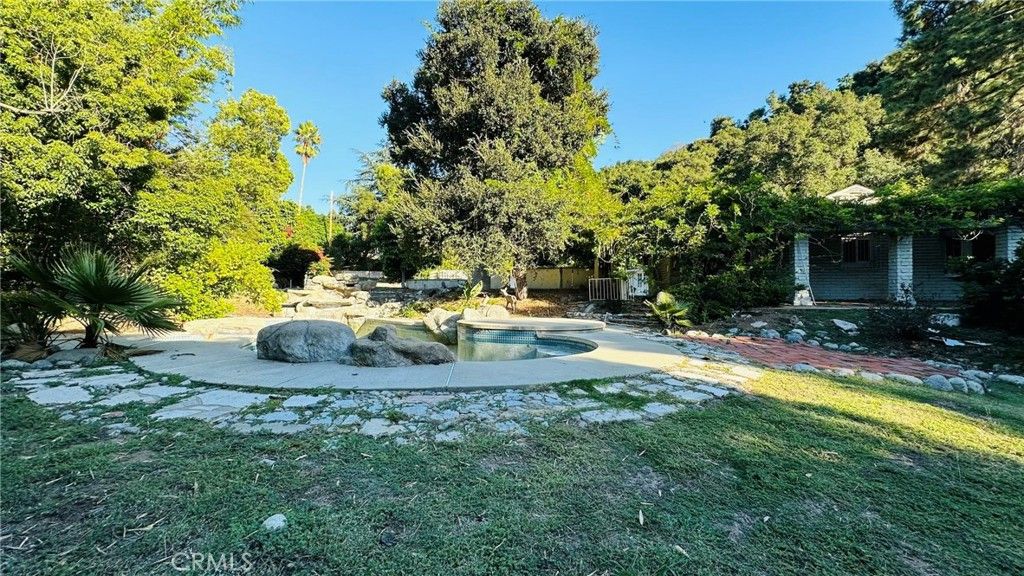 Image 9 of property listing at 18 Woodlyn Lane, Bradbury, CA 91008