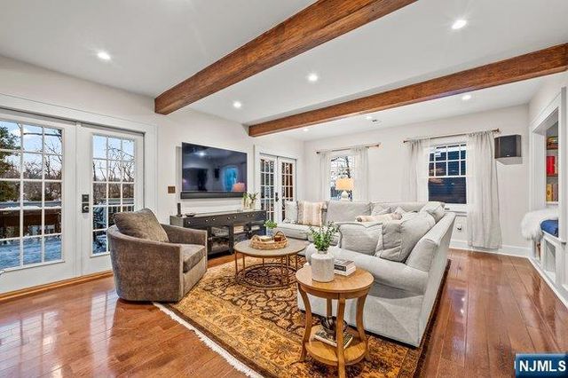 134 Maplewood Avenue, Maplewood, NJ 07040