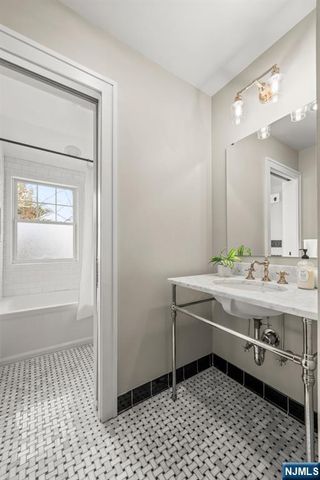 134 Maplewood Avenue, Maplewood, NJ 07040