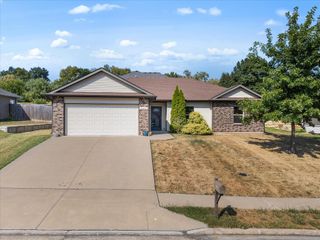 2607 MCCLURE DR, Columbia, MO 65202