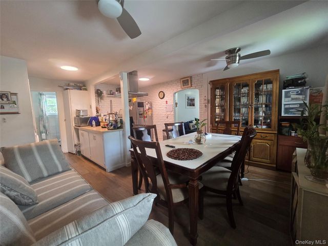 20 Birch Avenue, Farmingville, NY 11738