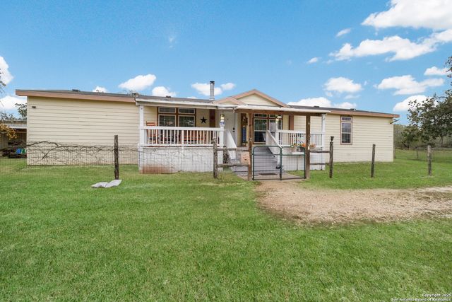 4892 County Road 427, Stockdale, TX 78160